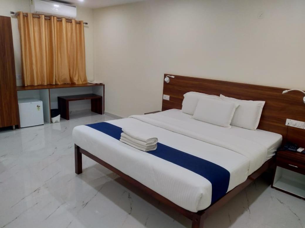 Sathya Sai Sankalp Hotel Puttaparthi Extérieur photo